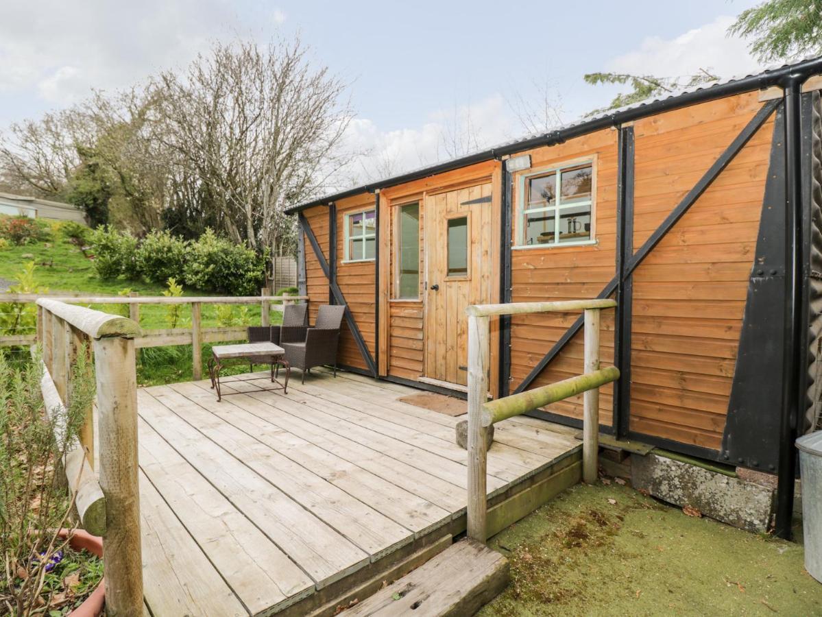 Railway Carriage Villa Abergavenny Exterior photo