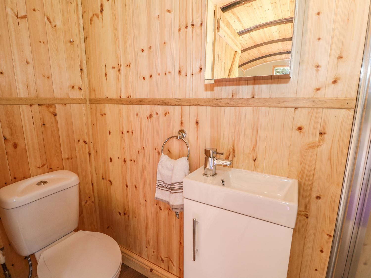 Railway Carriage Villa Abergavenny Exterior photo