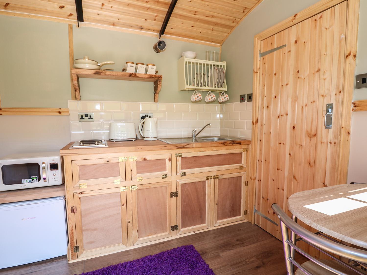 Railway Carriage Villa Abergavenny Exterior photo