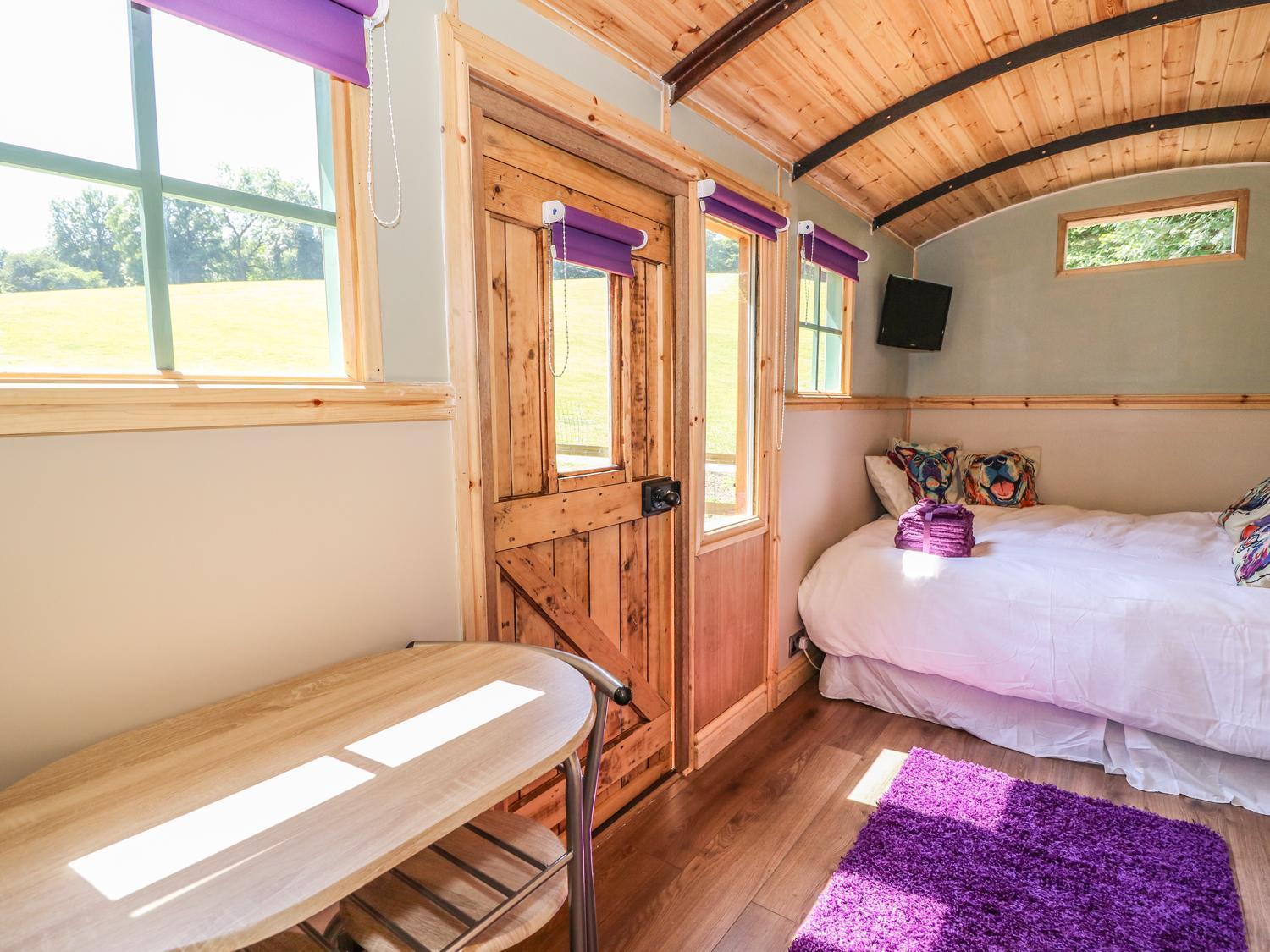 Railway Carriage Villa Abergavenny Exterior photo
