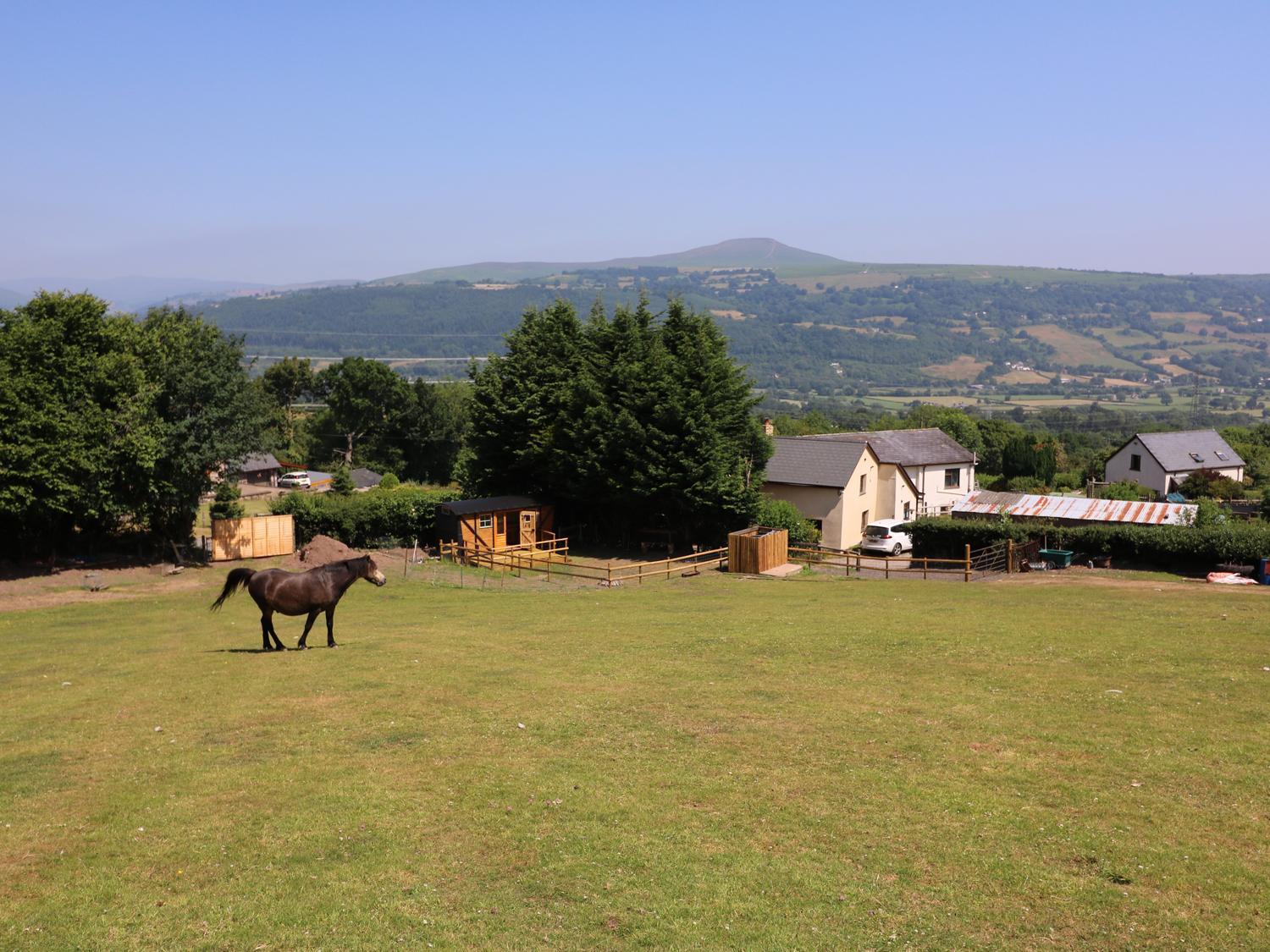 Railway Carriage Villa Abergavenny Exterior photo