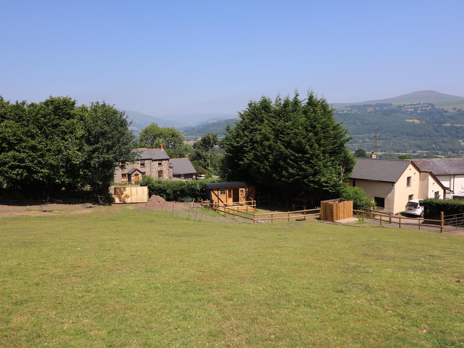 Railway Carriage Villa Abergavenny Exterior photo